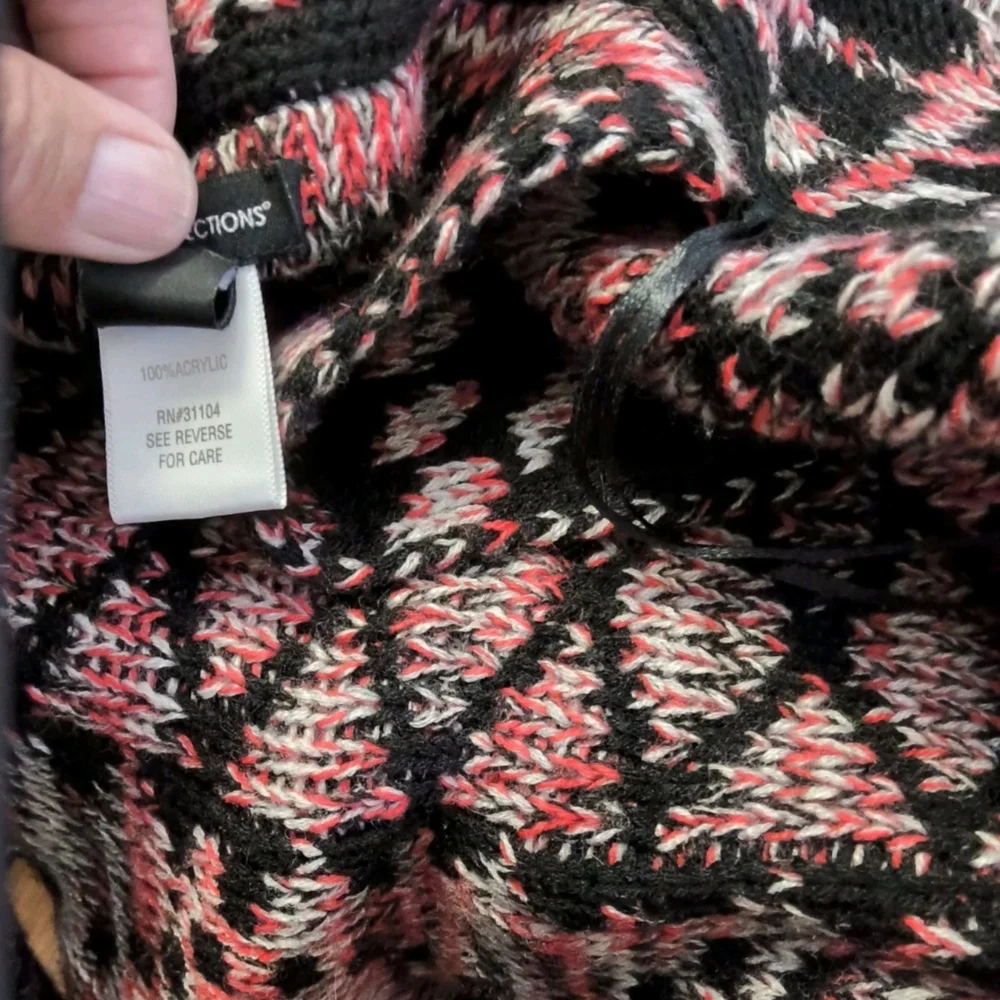 New Directions Black and Pink Geometric Sweater - Picture 4 of 10